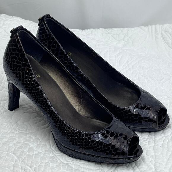 Stuart Weitzman Shoes - Stuart Weitzman Women's 7.5M Brown Plainfield Snakeskin Peeptoe Platform Heels